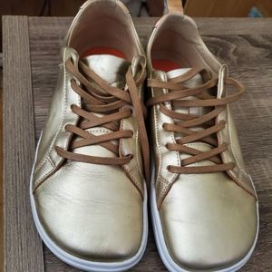 Origo Gold leather barefoot foot shaped shoe